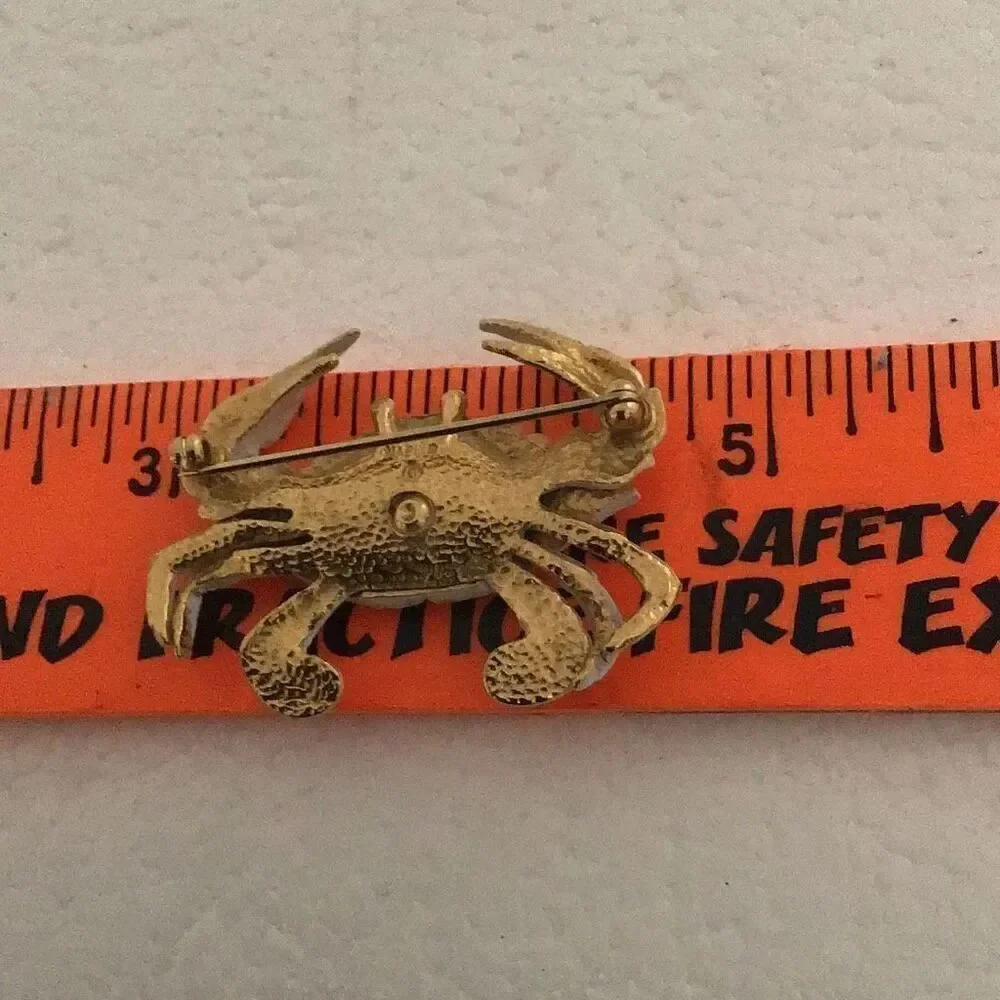 Beautiful, vintage Napier crab brooch